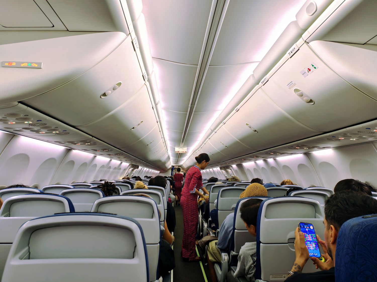 【曼谷機場接送】告別排隊人潮， 24 小時線上預約，真人經驗分享! @混血珊莎的奇幻旅程