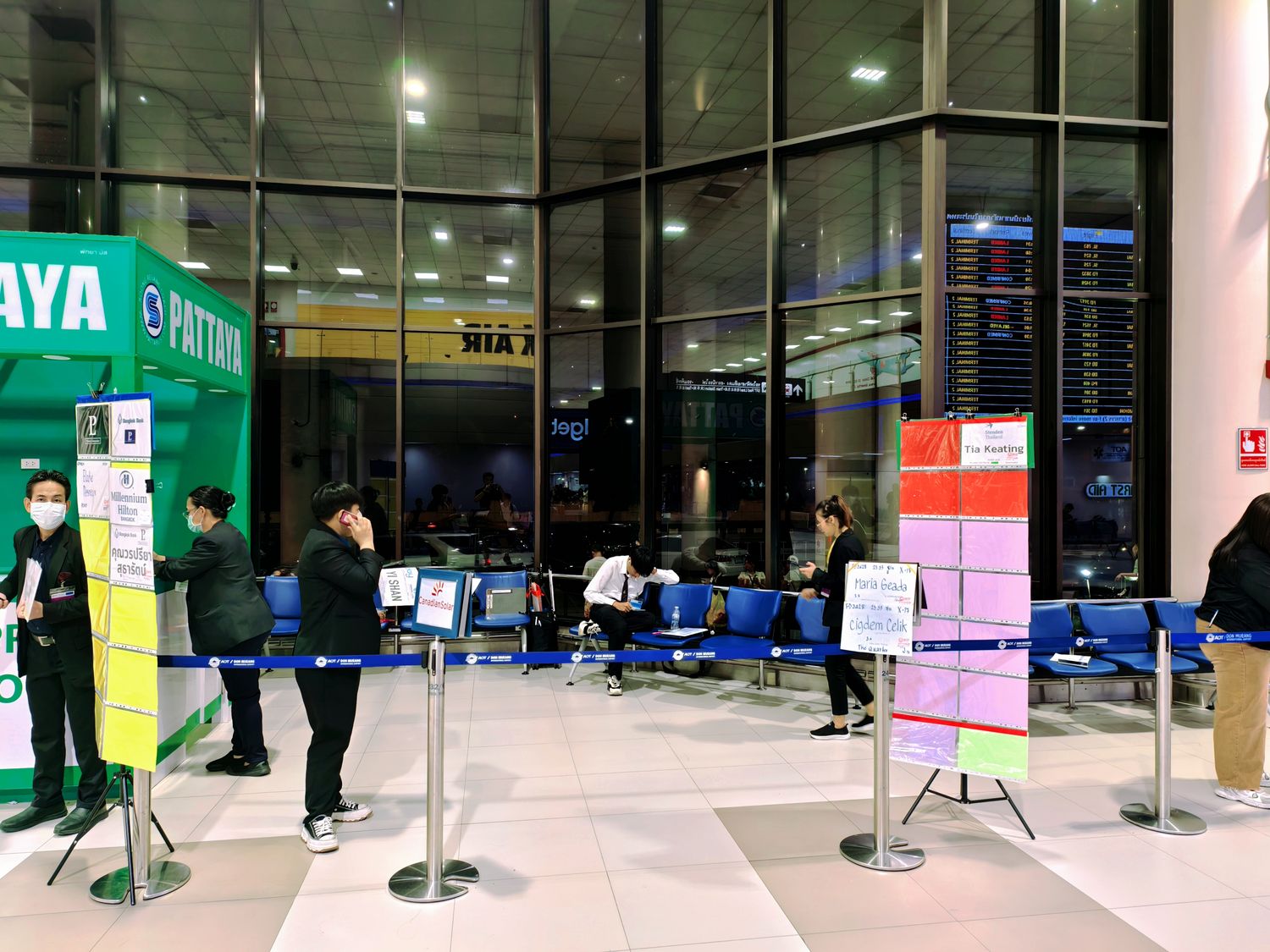 【曼谷機場接送】告別排隊人潮， 24 小時線上預約，真人經驗分享! @混血珊莎的奇幻旅程