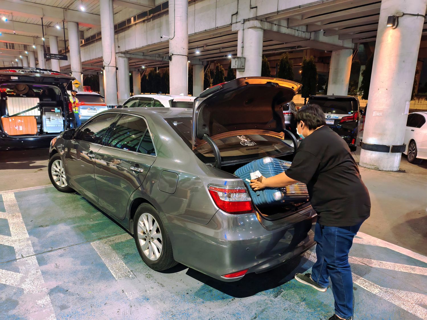 【曼谷機場接送】告別排隊人潮， 24 小時線上預約，真人經驗分享! @混血珊莎的奇幻旅程