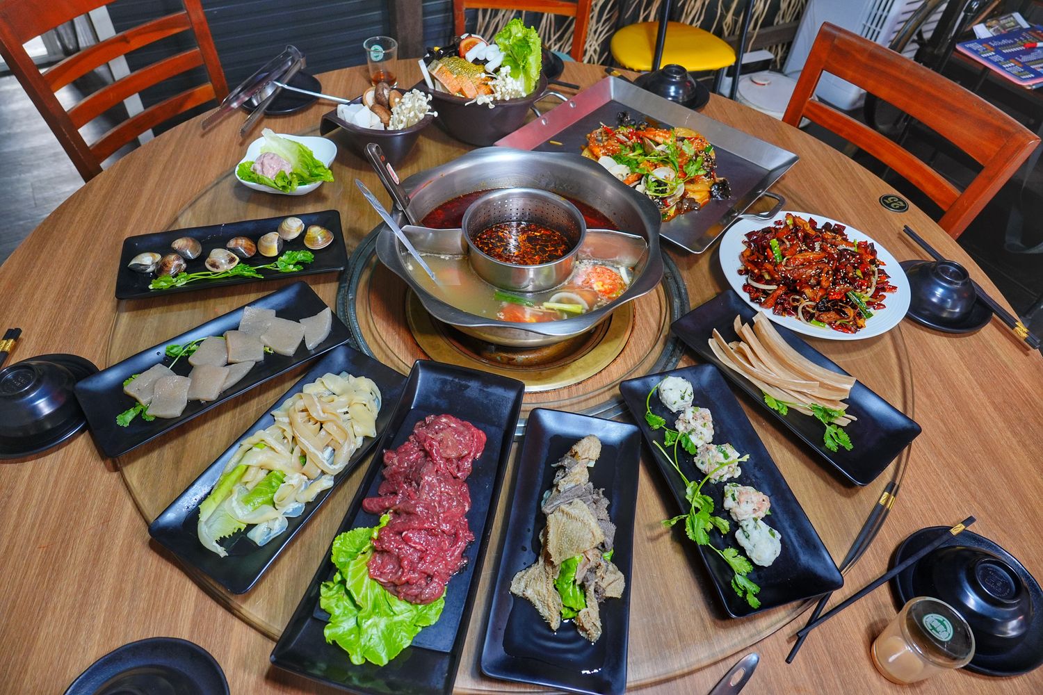 【豐原美食】十三涮四川料理｜道地川菜重慶麻辣鍋! @混血珊莎的奇幻旅程