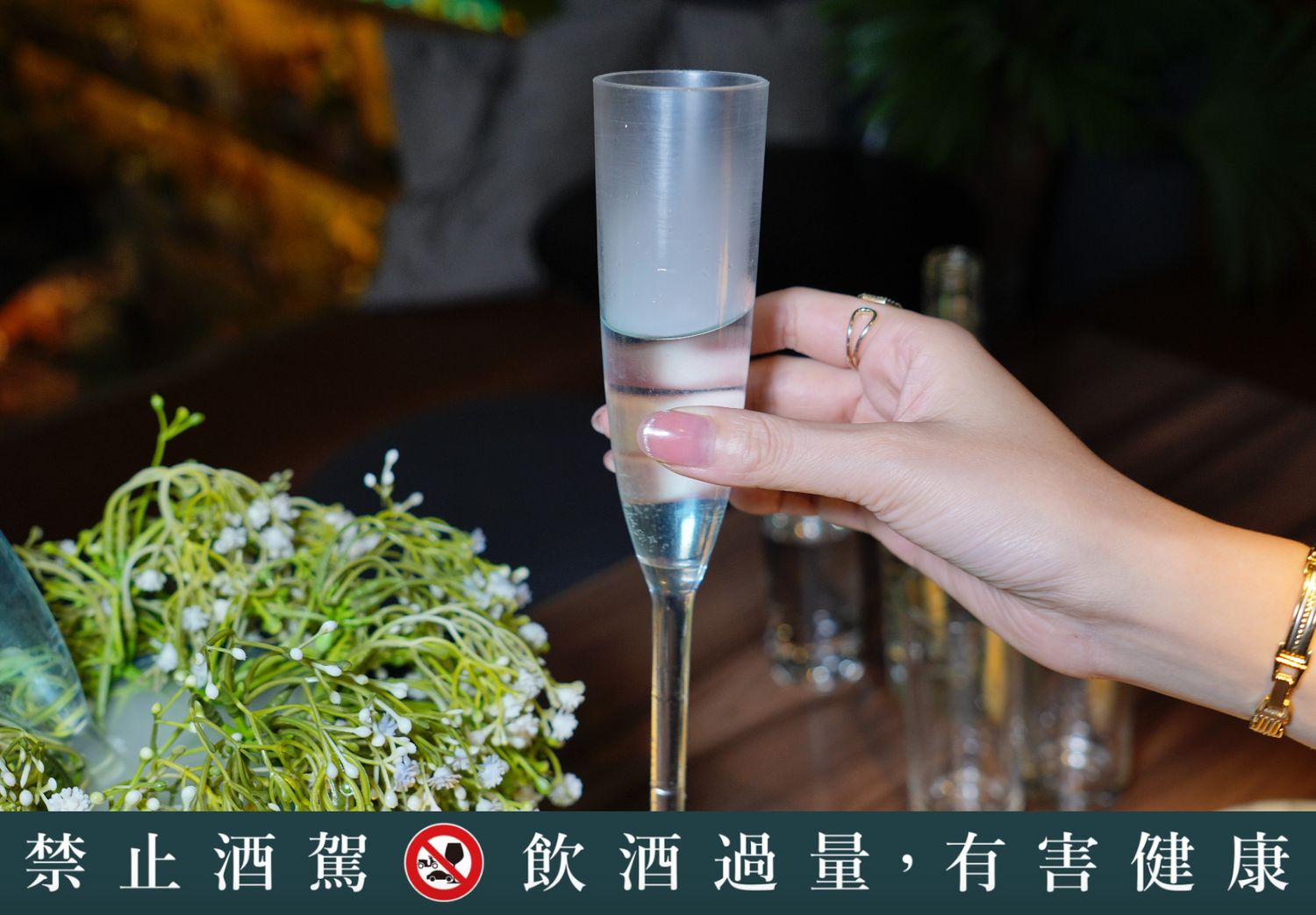 小閣樓放感情｜時尚中國風科技大樓站餐廳! @混血珊莎的奇幻旅程