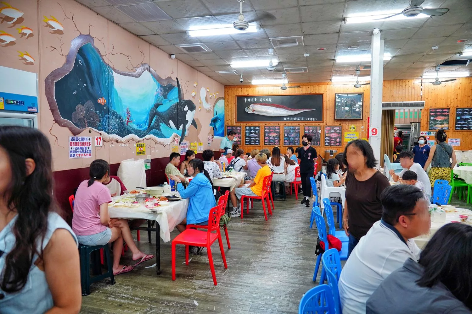 【邱家生魚片】墾丁必吃平價海產店，綜合生魚片100元起! @混血珊莎的奇幻旅程