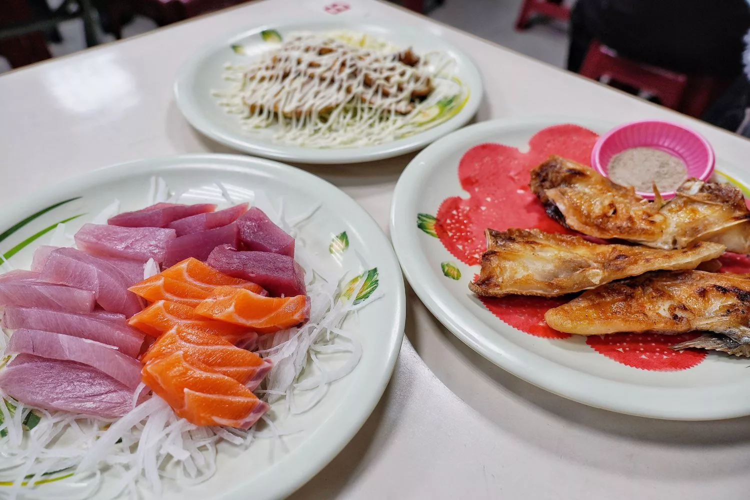 【榮生魚片】最高人氣基隆成功市場美食，Google評價破 4000 多則! @混血珊莎的奇幻旅程