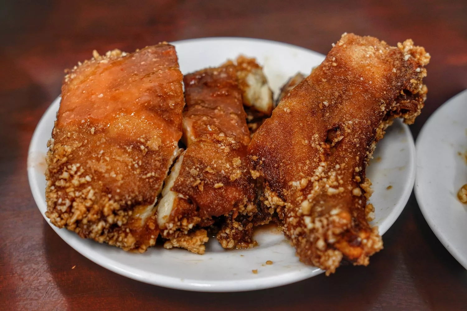 【天天鮮排骨飯】基隆 40 年在地老店，排骨蝦仁飯半熟蛋超銷魂 @混血珊莎的奇幻旅程