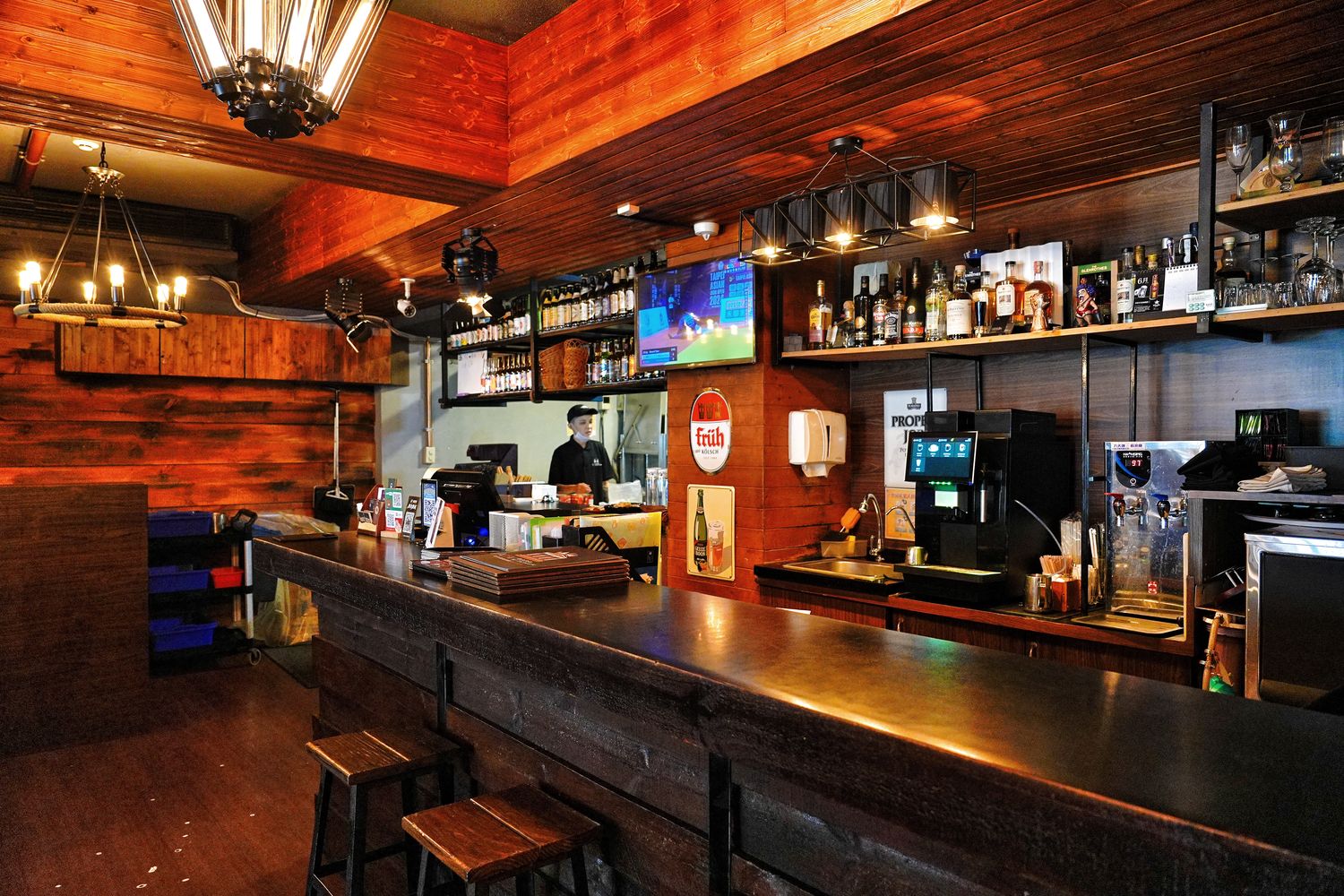 ABV地中海餐酒館光復店|台北西班牙餐廳爽喝百種精釀啤酒,不限時聚餐好去處! @混血珊莎的奇幻旅程 ABV地中海餐酒館光復店|台北西班牙餐廳爽喝百種精釀啤酒,不限時聚餐好去處! @混血珊莎的奇幻旅程