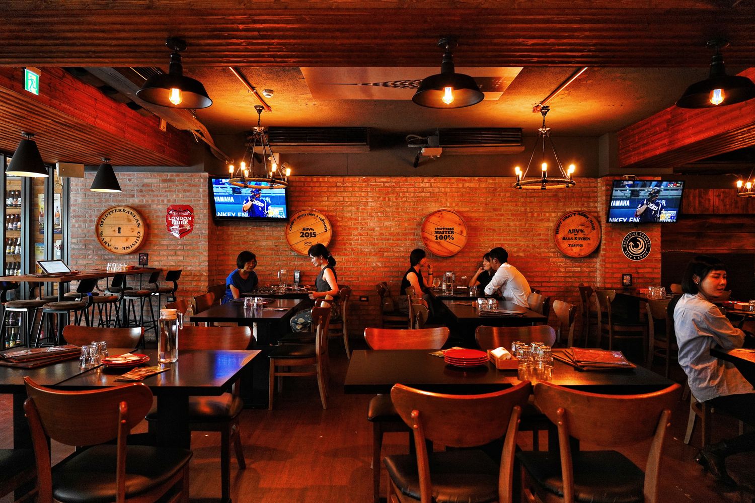 ABV地中海餐酒館光復店|台北西班牙餐廳爽喝百種精釀啤酒,不限時聚餐好去處! @混血珊莎的奇幻旅程 ABV地中海餐酒館光復店|台北西班牙餐廳爽喝百種精釀啤酒,不限時聚餐好去處! @混血珊莎的奇幻旅程