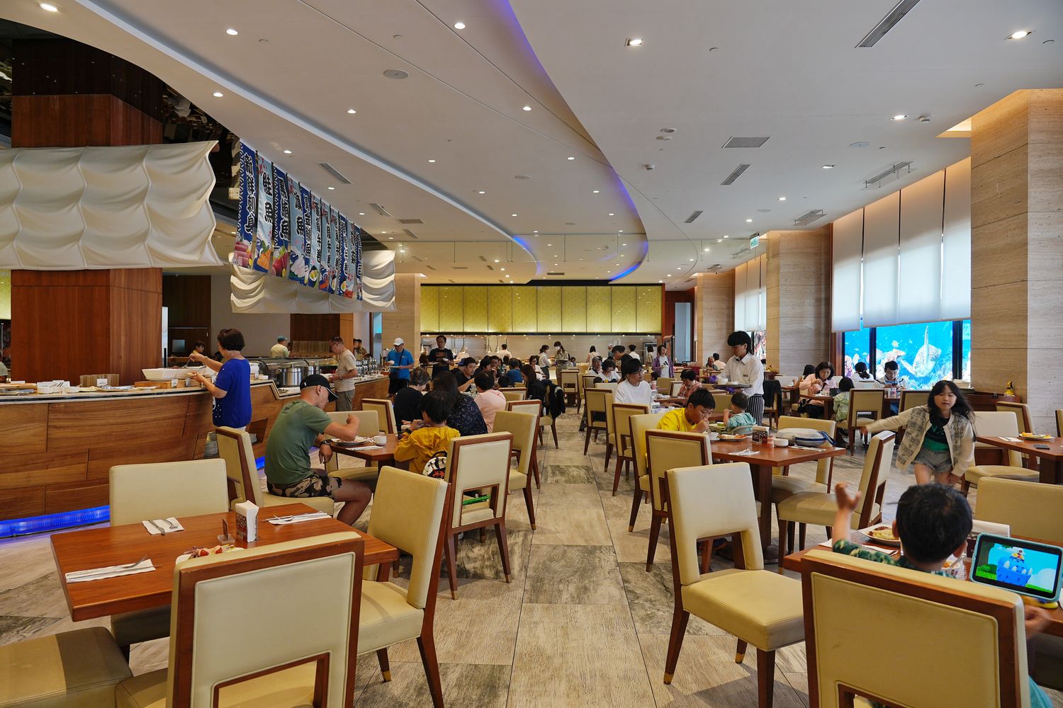 澎湖福朋喜來登酒店｜無邊際泳池/海陸Buffet/水上活動嗨翻天! @混血珊莎的奇幻旅程