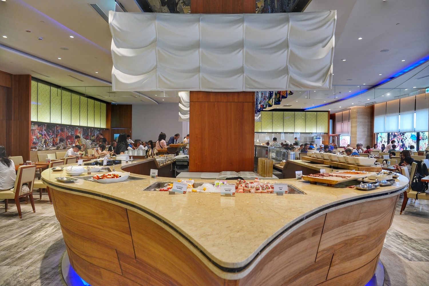 澎湖福朋喜來登酒店｜無邊際泳池/海陸Buffet/水上活動嗨翻天! @混血珊莎的奇幻旅程