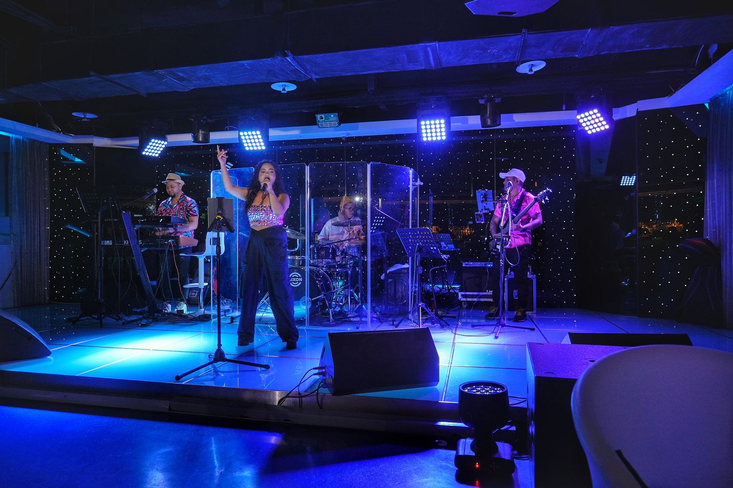 Swave bar 微浮酒吧｜澎湖酒吧推薦Live Band 駐唱! @混血珊莎的奇幻旅程