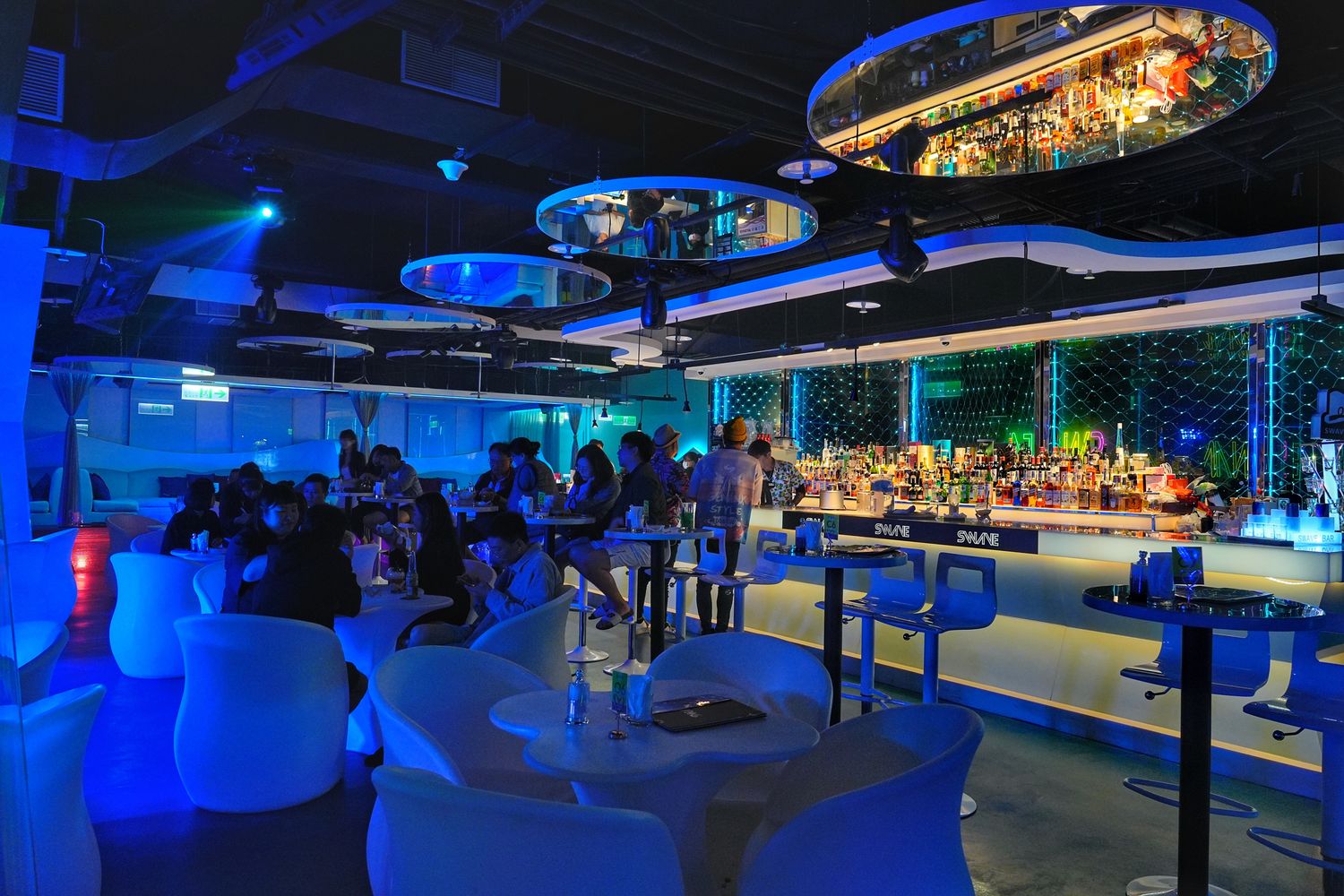 Swave bar 微浮酒吧｜澎湖酒吧推薦Live Band 駐唱! @混血珊莎的奇幻旅程