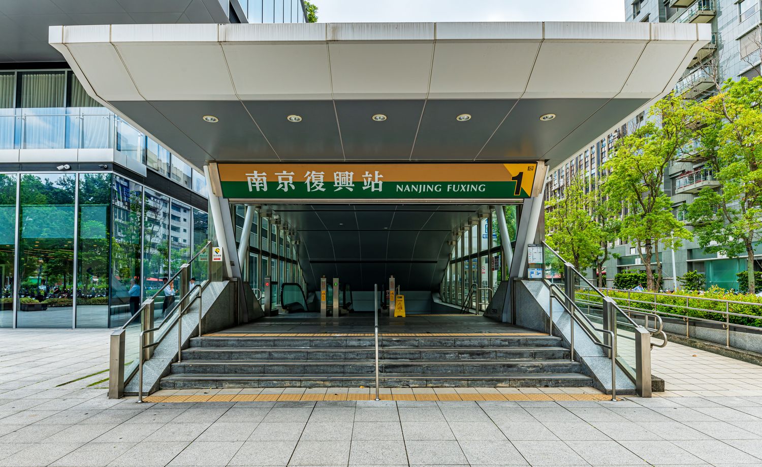 中山區建案【紳藏】 賞屋心得｜首都生活圈SRC制震綠建築，近南京復興站! @混血珊莎的奇幻旅程