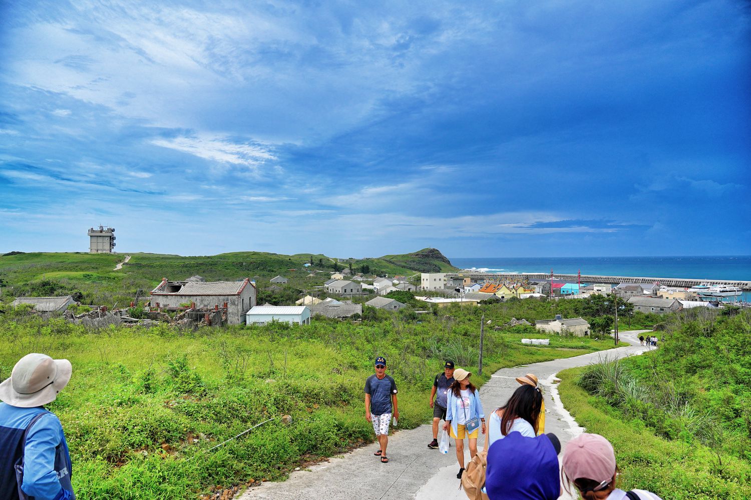 澎湖南方四島一日遊｜得意遊艇東吉嶼七美環島跟海上賞燕鷗! @混血珊莎的奇幻旅程