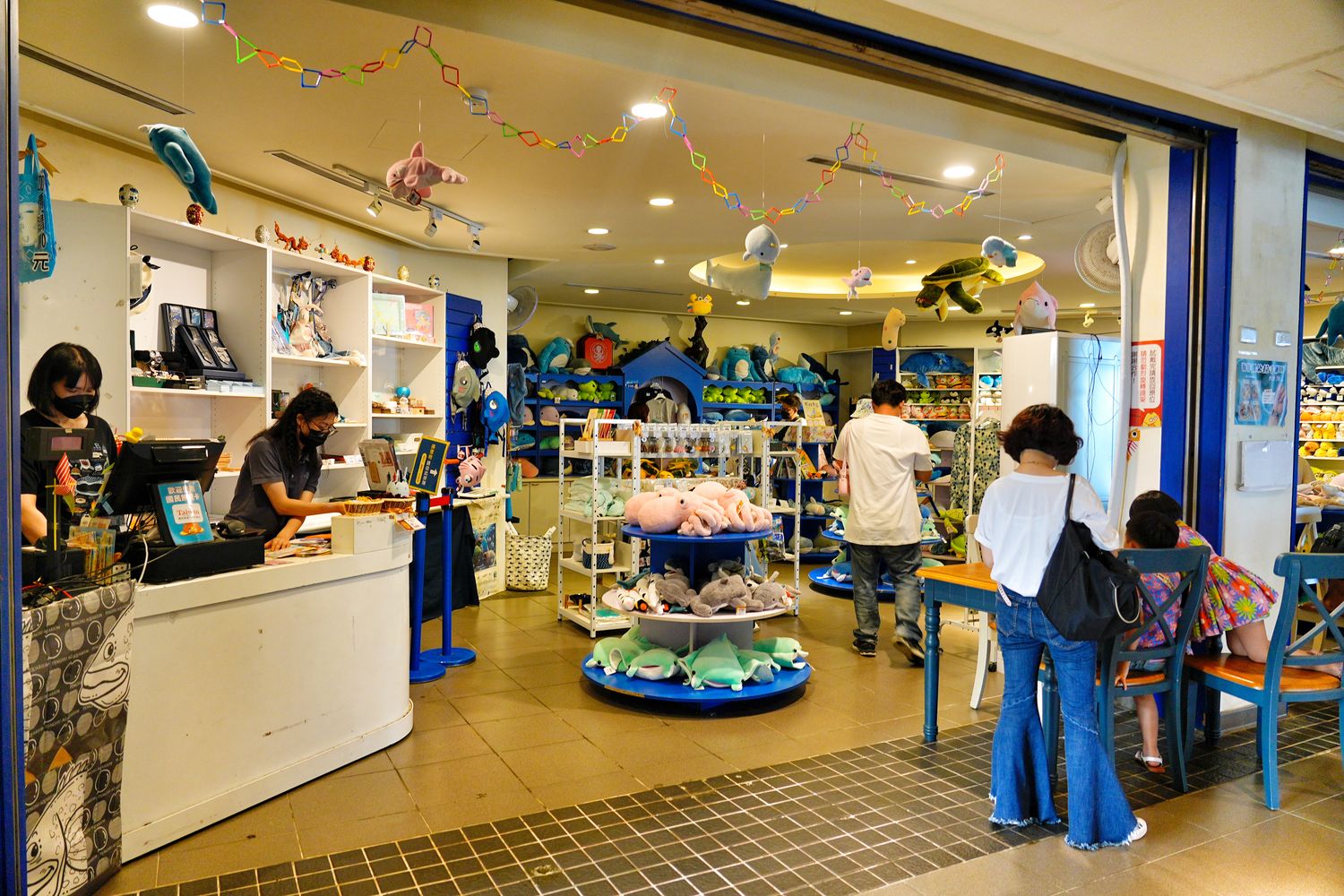 澎湖水族館｜夢幻海底隧道，門票優惠交通總整理! @混血珊莎的奇幻旅程