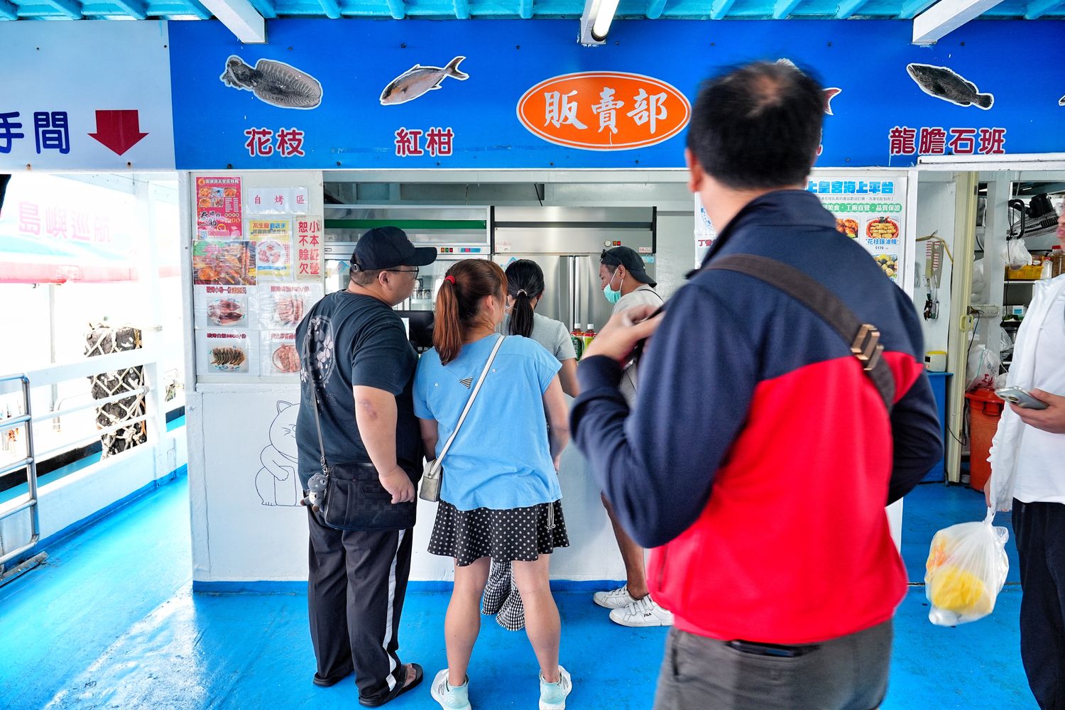 海上皇宮海洋牧場｜烤澎湖牡蠣鮮蚵&#038;海鮮粥吃到飽，釣魚K歌通通有! @混血珊莎的奇幻旅程