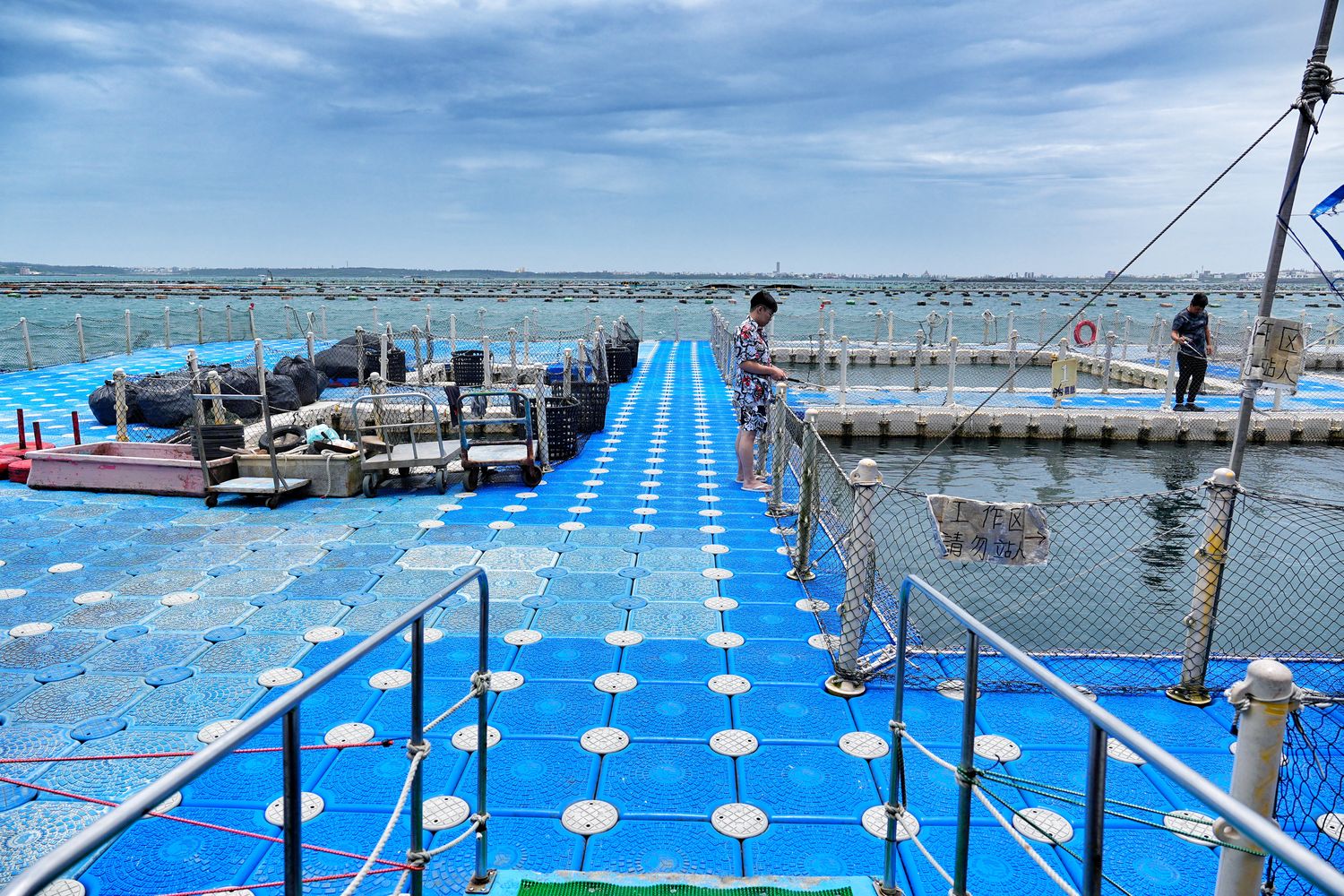 海上皇宮海洋牧場｜烤澎湖牡蠣鮮蚵&#038;海鮮粥吃到飽，釣魚K歌通通有! @混血珊莎的奇幻旅程