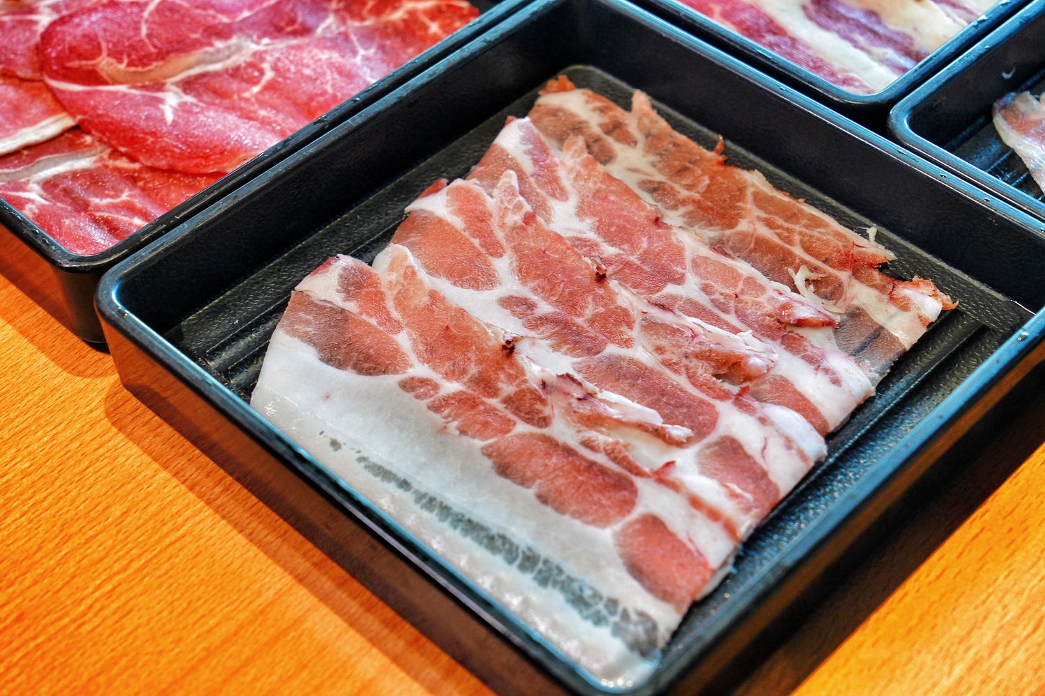 涮饗鍋食べ放題｜新開幕桃園火鍋吃到飽推薦，438 元起爽吃自助吧百種食材! @混血珊莎的奇幻旅程