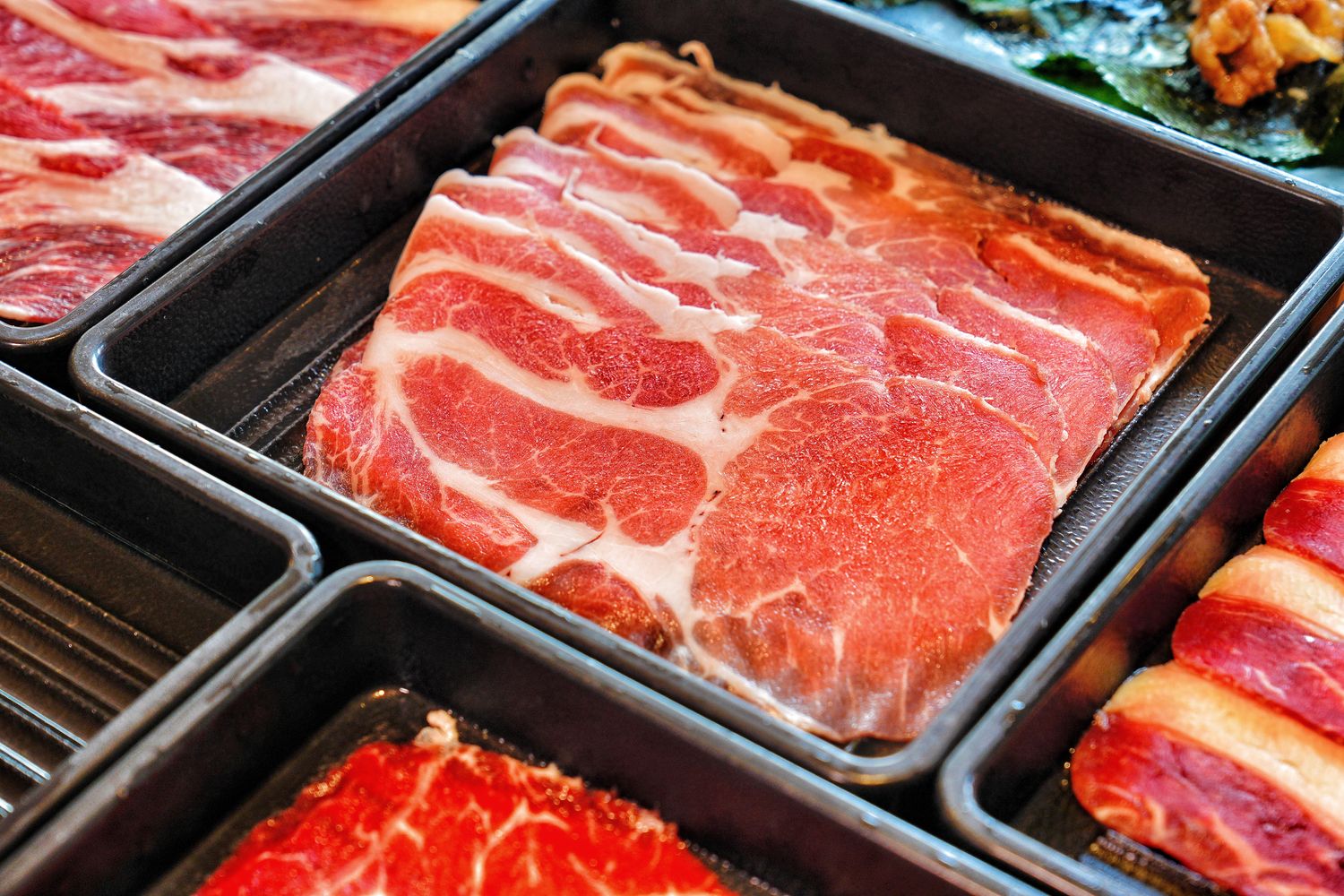 涮饗鍋食べ放題｜新開幕桃園火鍋吃到飽推薦，438 元起爽吃自助吧百種食材! @混血珊莎的奇幻旅程