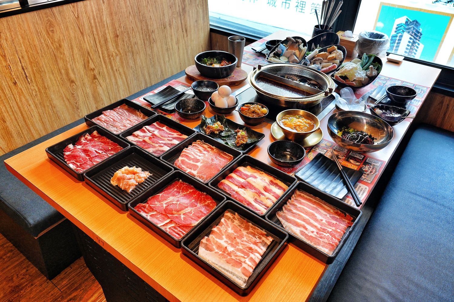 涮饗鍋食べ放題｜新開幕桃園火鍋吃到飽推薦，438 元起爽吃自助吧百種食材! @混血珊莎的奇幻旅程