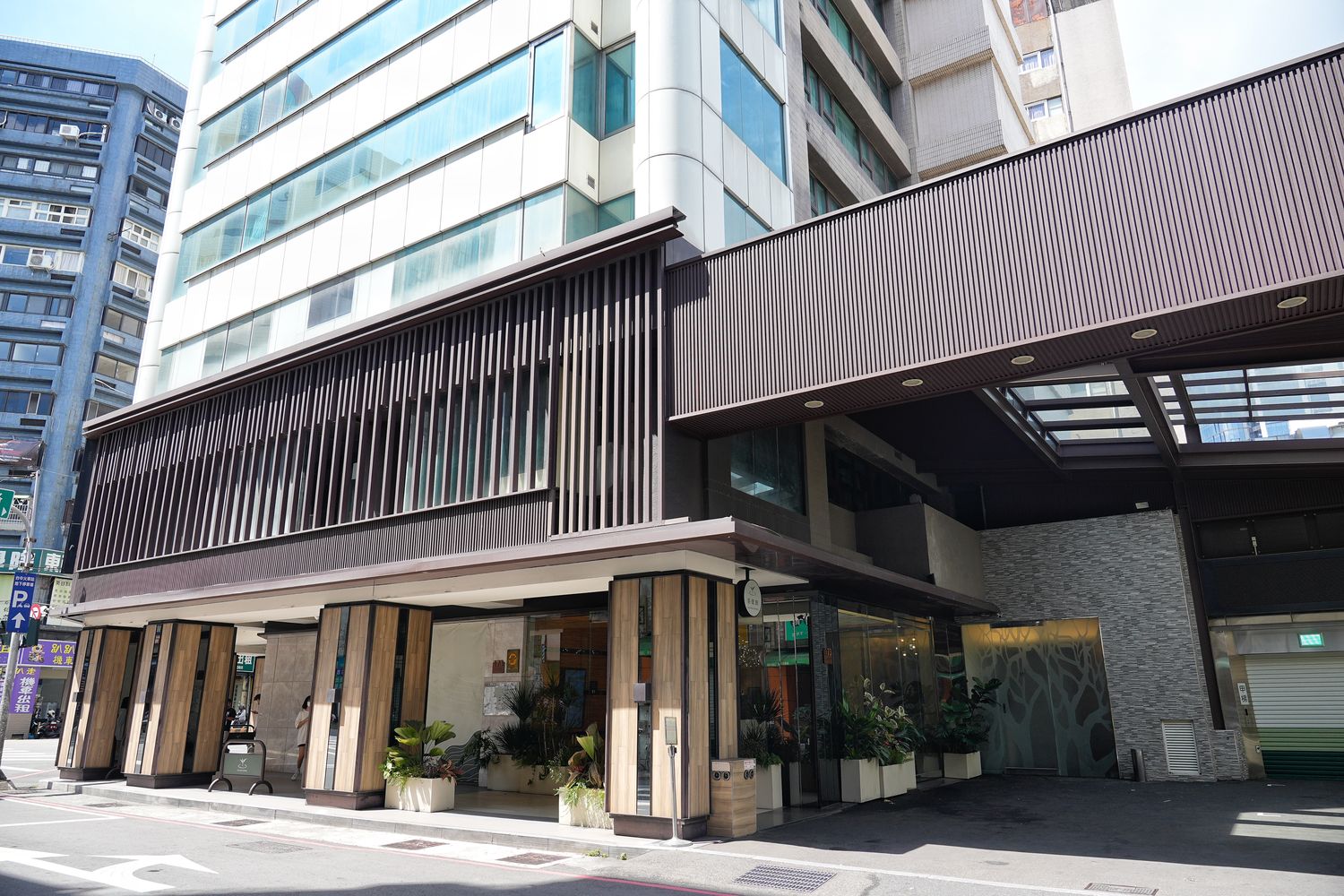 【2025台中住宿推薦】精選 30 間台中飯店優惠，特色、價格、全攻略! @混血珊莎的奇幻旅程