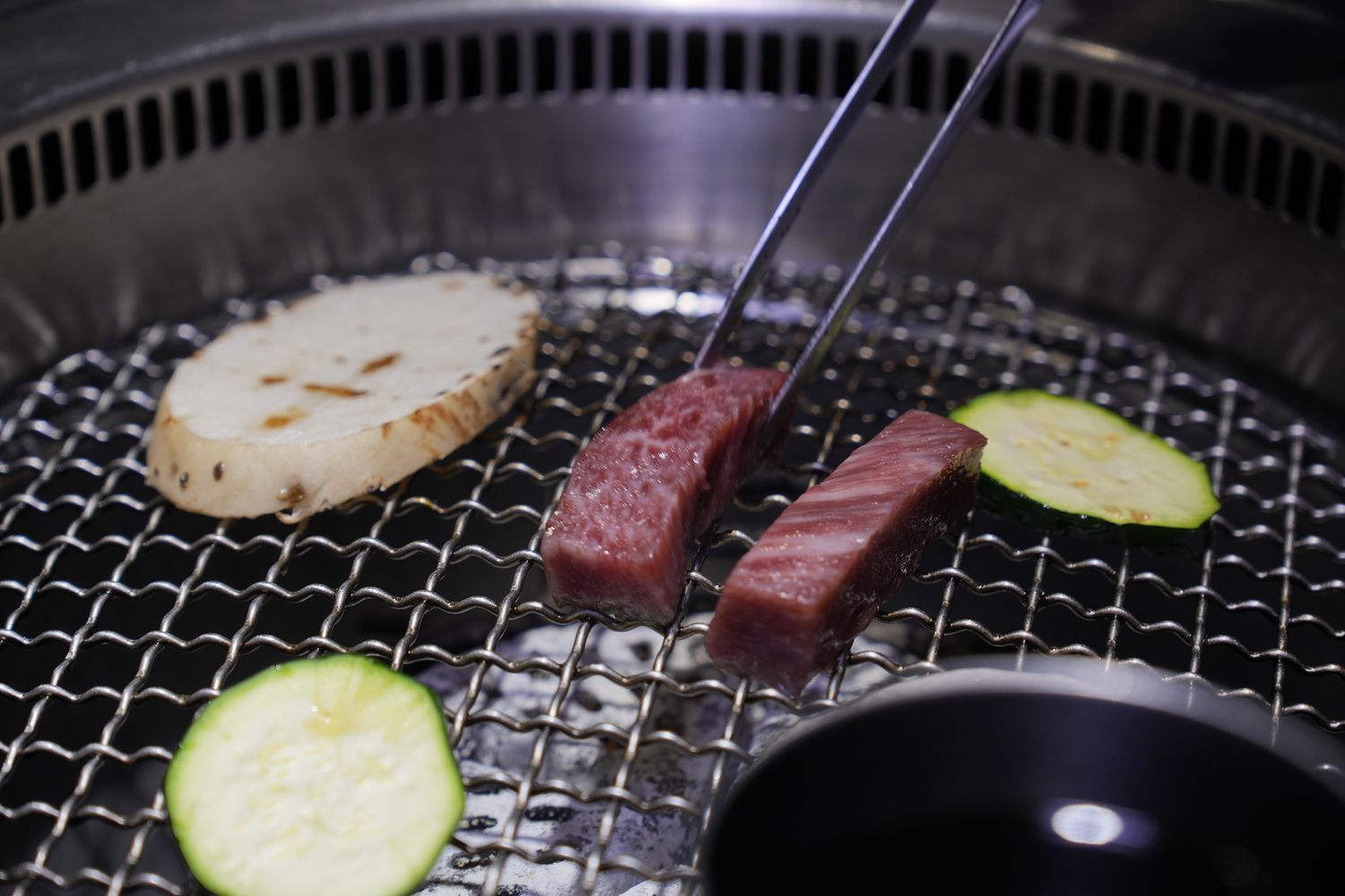 山鯨燒肉西屯店|夢幻和牛寶箱,京都風慶生約會浪漫爆表! @混血珊莎的奇幻旅程 山鯨燒肉西屯店|夢幻和牛寶箱,京都風慶生約會浪漫爆表! @混血珊莎的奇幻旅程