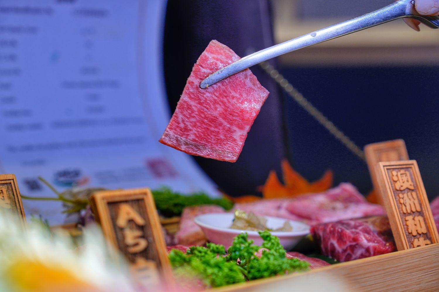 山鯨燒肉西屯店|夢幻和牛寶箱,京都風慶生約會浪漫爆表! @混血珊莎的奇幻旅程 山鯨燒肉西屯店|夢幻和牛寶箱,京都風慶生約會浪漫爆表! @混血珊莎的奇幻旅程