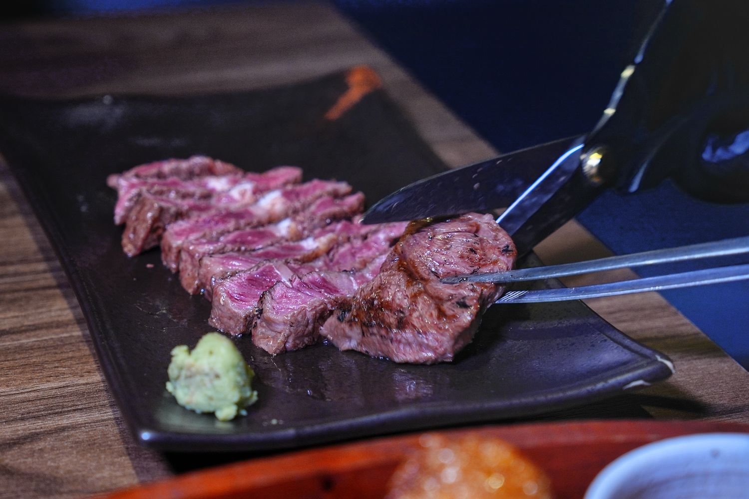 山鯨燒肉西屯店|夢幻和牛寶箱,京都風慶生約會浪漫爆表! @混血珊莎的奇幻旅程 山鯨燒肉西屯店|夢幻和牛寶箱,京都風慶生約會浪漫爆表! @混血珊莎的奇幻旅程