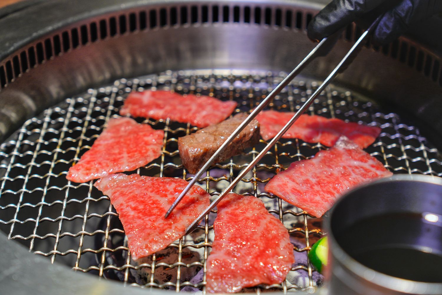 山鯨燒肉西屯店|夢幻和牛寶箱,京都風慶生約會浪漫爆表! @混血珊莎的奇幻旅程 山鯨燒肉西屯店|夢幻和牛寶箱,京都風慶生約會浪漫爆表! @混血珊莎的奇幻旅程