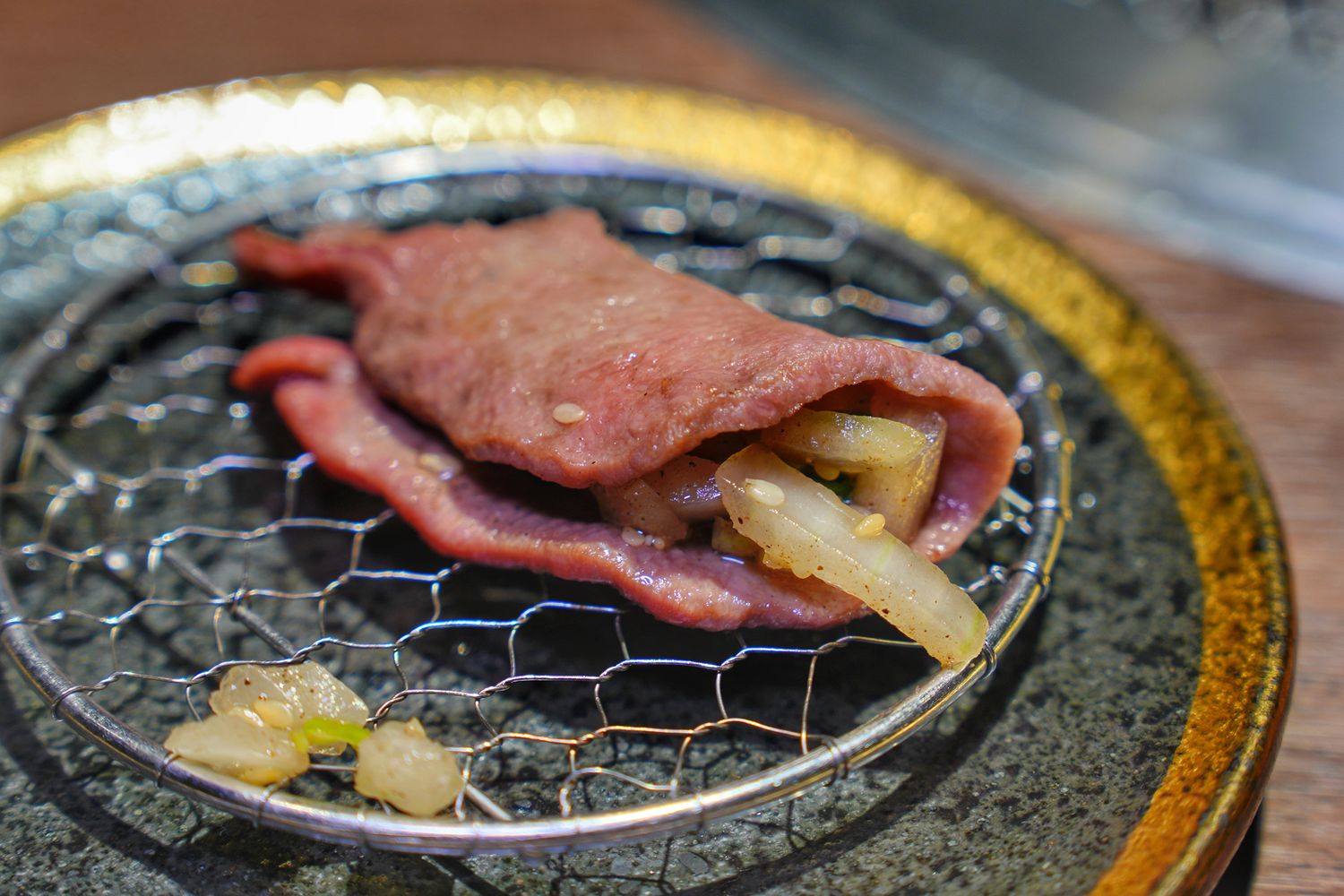 山鯨燒肉西屯店｜夢幻和牛寶箱，京都風慶生約會浪漫爆表! @混血珊莎的奇幻旅程
