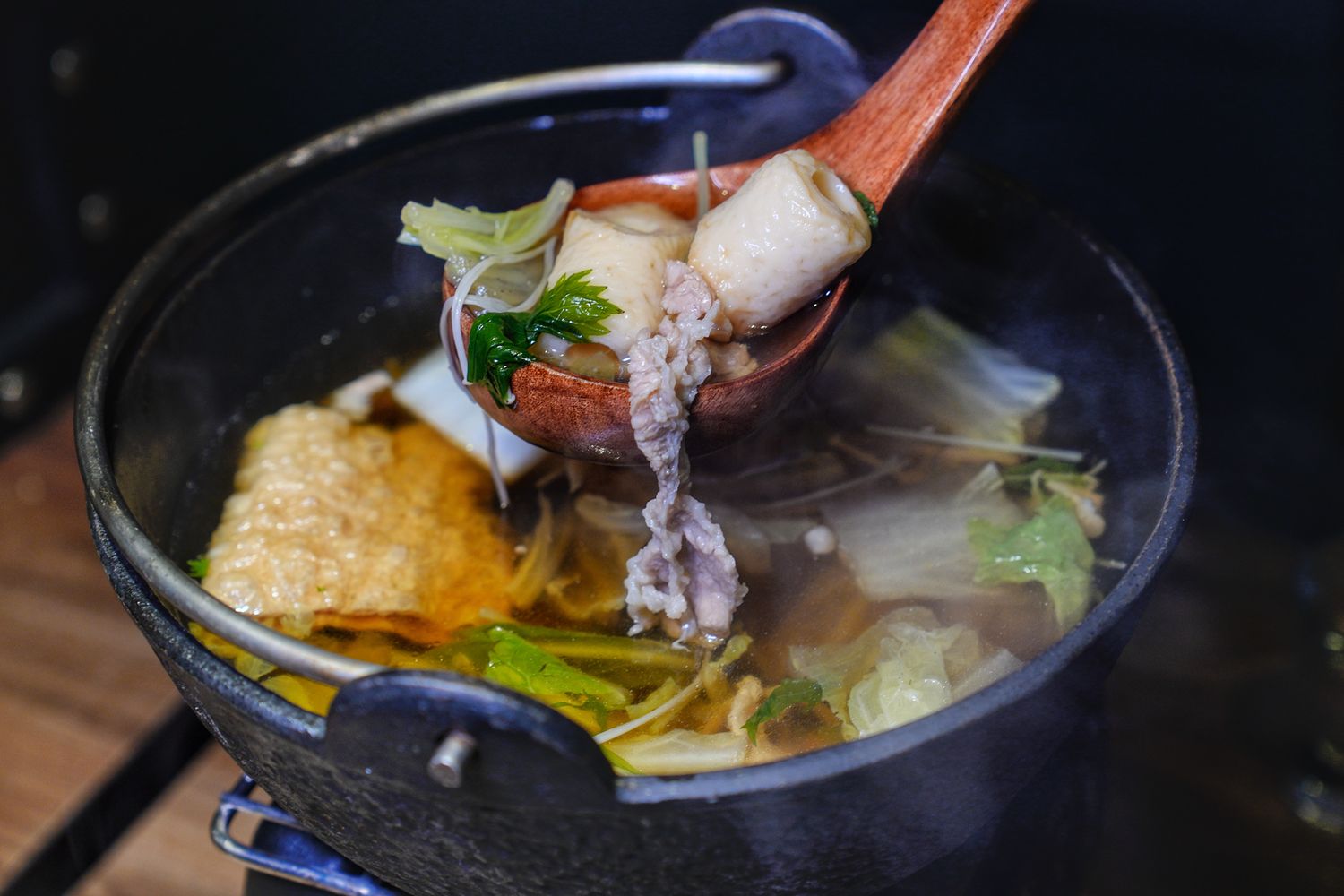 山鯨燒肉西屯店｜夢幻和牛寶箱，京都風慶生約會浪漫爆表! @混血珊莎的奇幻旅程