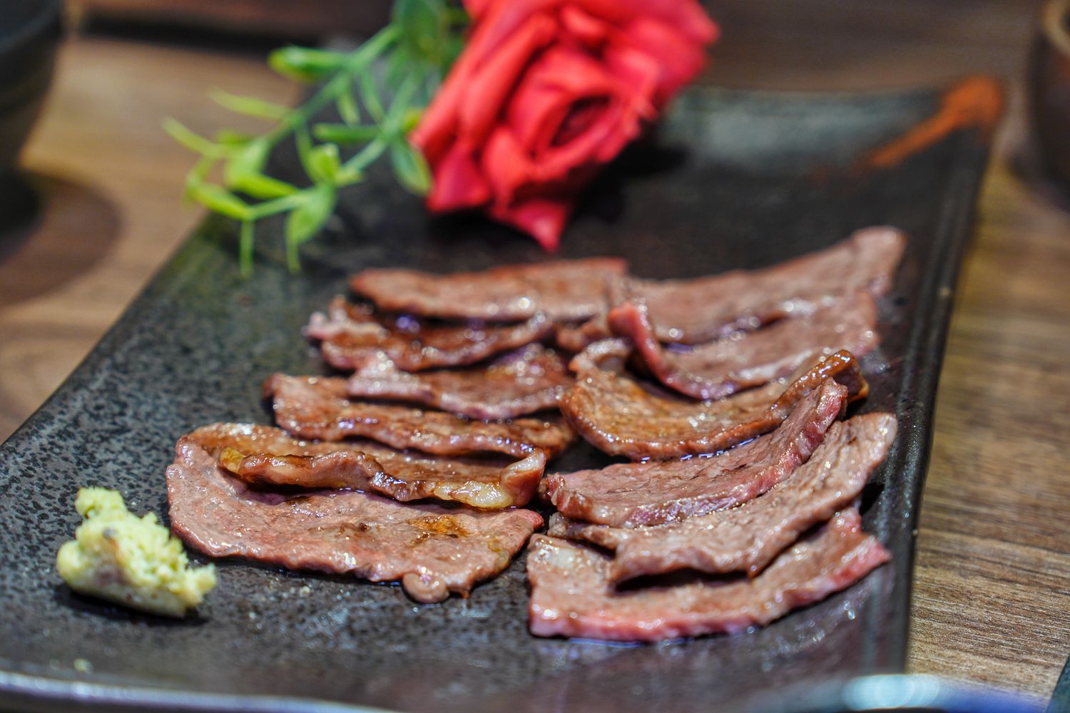 山鯨燒肉西屯店|夢幻和牛寶箱,京都風慶生約會浪漫爆表! @混血珊莎的奇幻旅程 山鯨燒肉西屯店|夢幻和牛寶箱,京都風慶生約會浪漫爆表! @混血珊莎的奇幻旅程