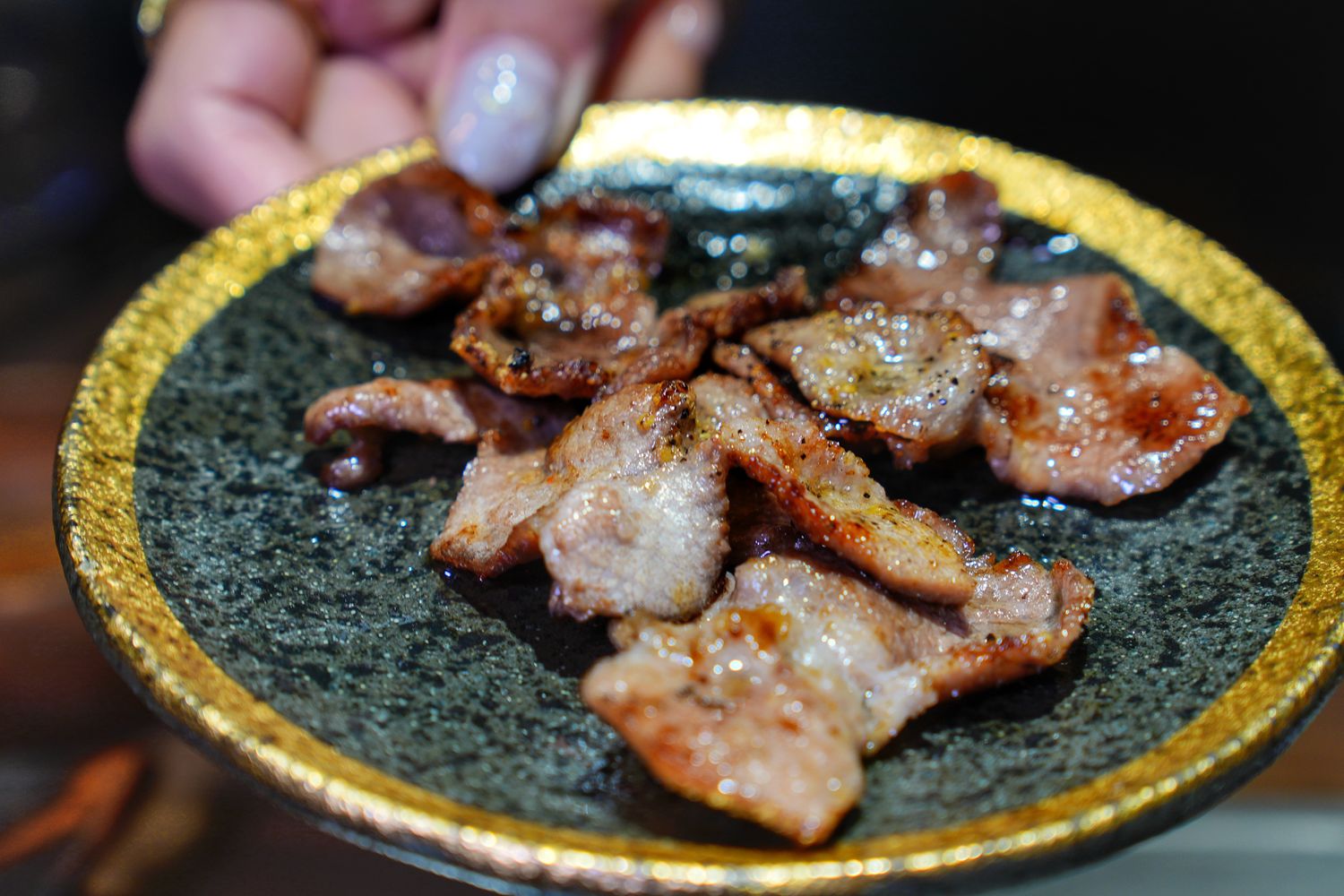 山鯨燒肉西屯店|夢幻和牛寶箱,京都風慶生約會浪漫爆表! @混血珊莎的奇幻旅程 山鯨燒肉西屯店|夢幻和牛寶箱,京都風慶生約會浪漫爆表! @混血珊莎的奇幻旅程