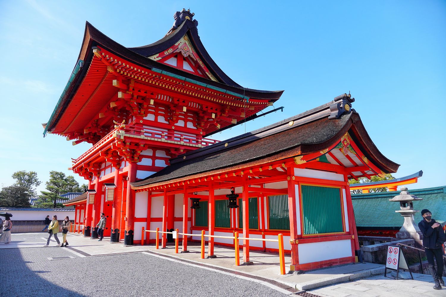 【京都伏見稻荷大社】壯觀千鳥居必拍重點攻略! @混血珊莎的奇幻旅程 【京都伏見稻荷大社】壯觀千鳥居必拍重點攻略! @混血珊莎的奇幻旅程