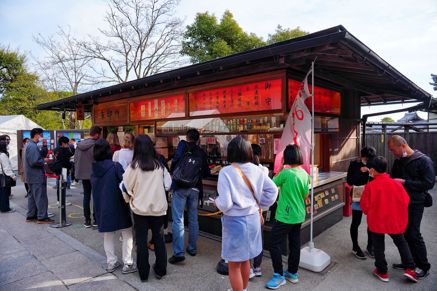 金閣寺｜京都必訪夢幻之境，門票營業時間交通攻略! @混血珊莎的奇幻旅程