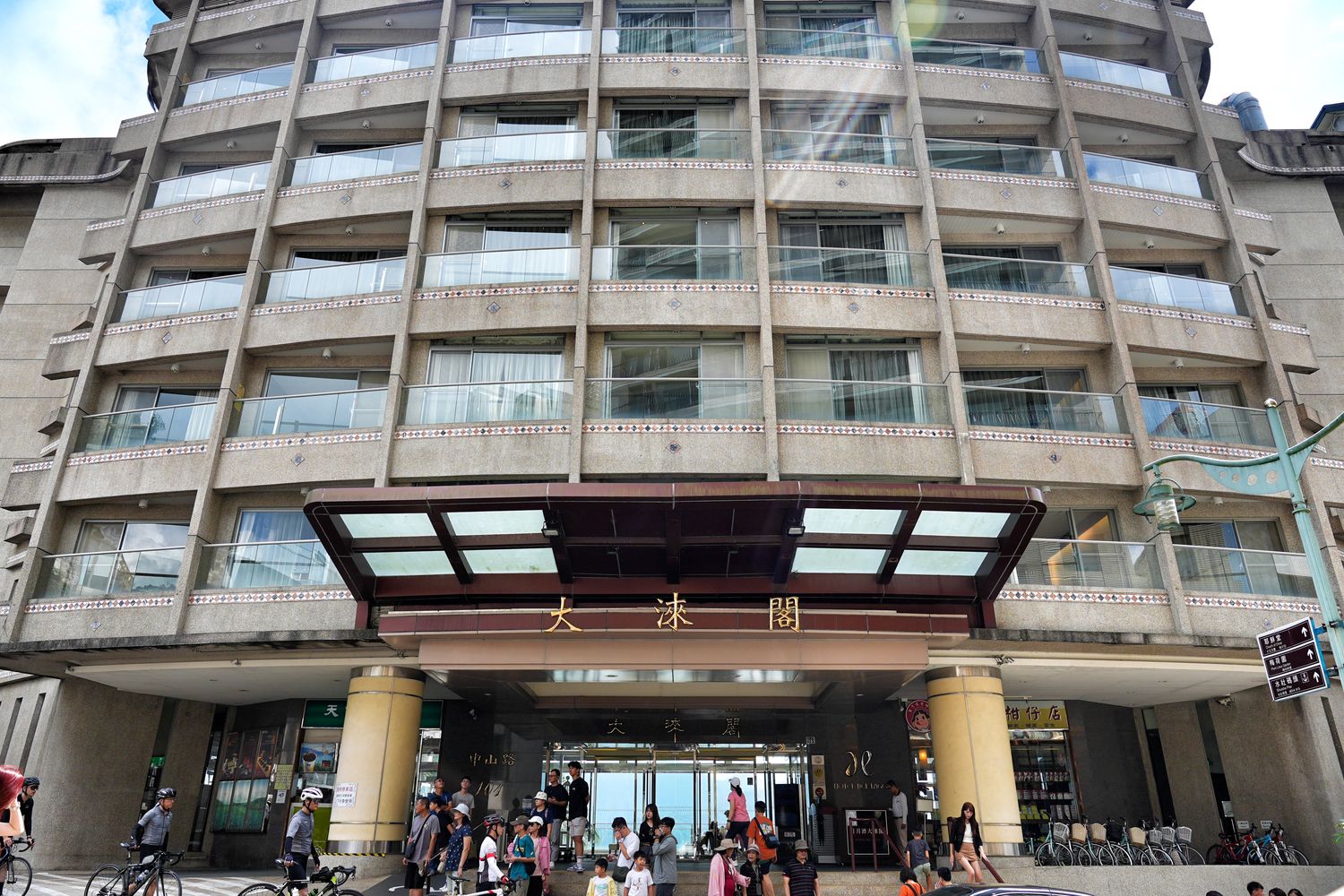 日月潭大淶閣飯店｜水社碼頭住宿絕美湖景第一排! @混血珊莎的奇幻旅程