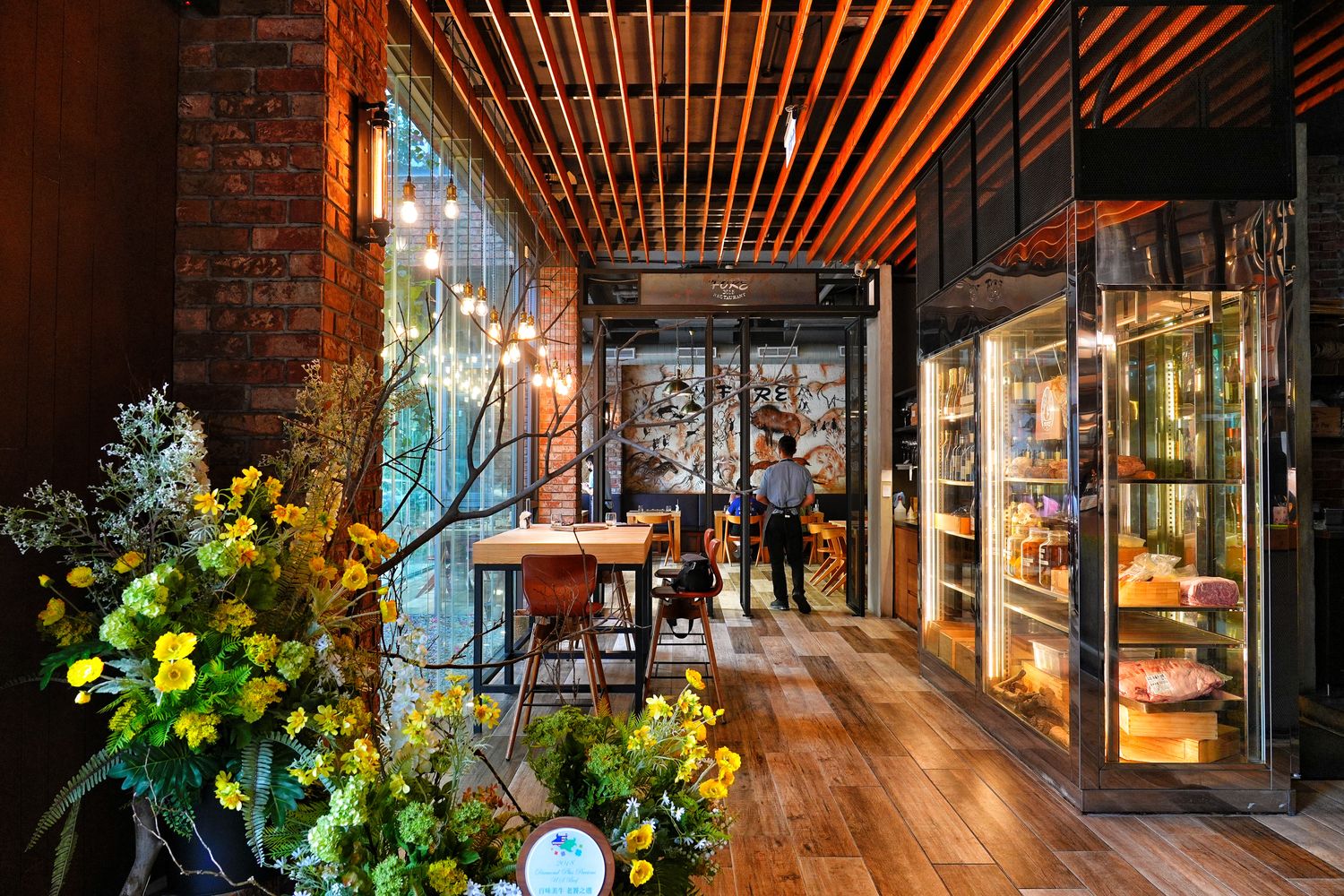FORE restaurant 柴燒牛排｜台中西區牛排慶生約會首選餐廳! @混血珊莎的奇幻旅程