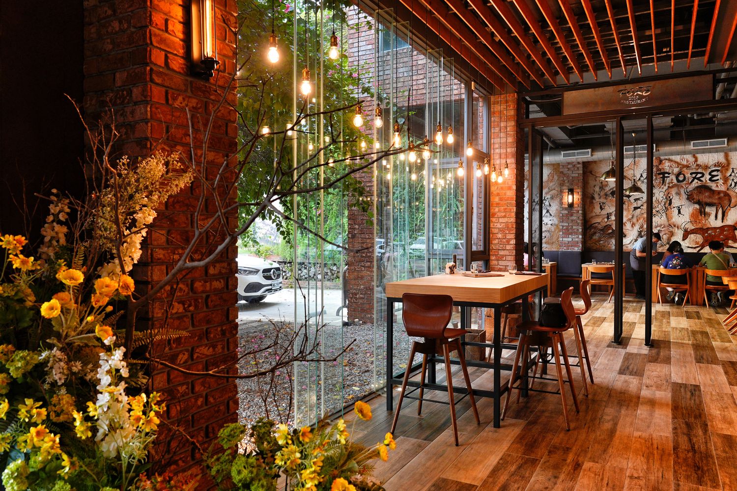 FORE restaurant 柴燒牛排｜台中西區牛排慶生約會首選餐廳! @混血珊莎的奇幻旅程