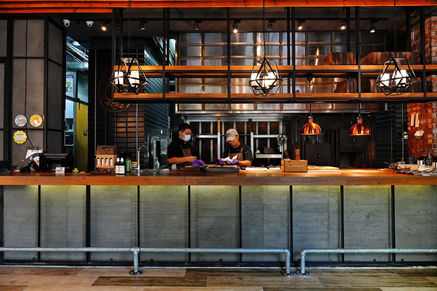 FORE restaurant 柴燒牛排｜台中西區牛排慶生約會首選餐廳! @混血珊莎的奇幻旅程