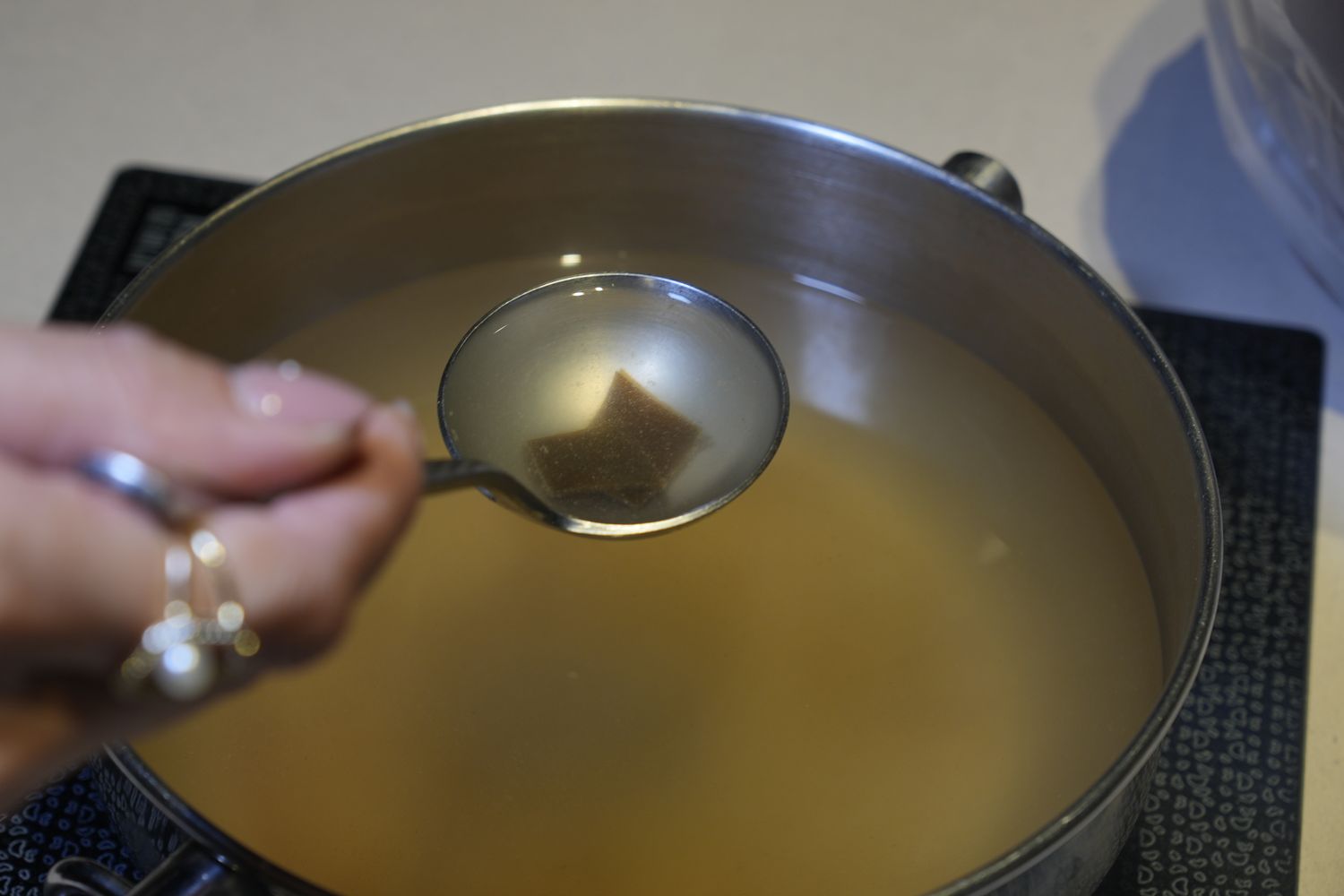 派大鮮精緻鍋物｜新潮火鍋海味現撈活龍蝦螃蟹，萌鍋小熊入浴秀! @混血珊莎的奇幻旅程