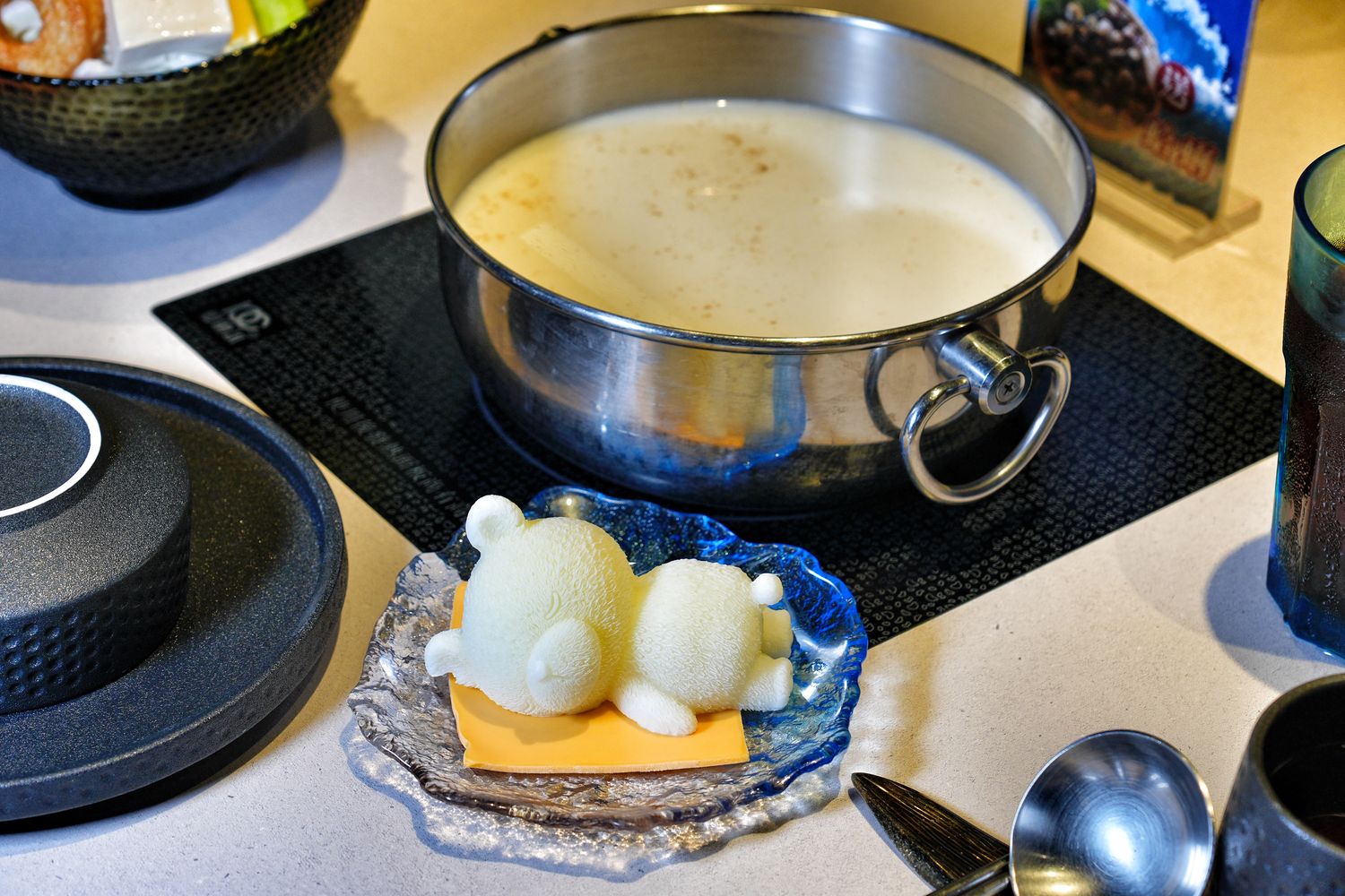 派大鮮精緻鍋物｜新潮火鍋海味現撈活龍蝦螃蟹，萌鍋小熊入浴秀! @混血珊莎的奇幻旅程