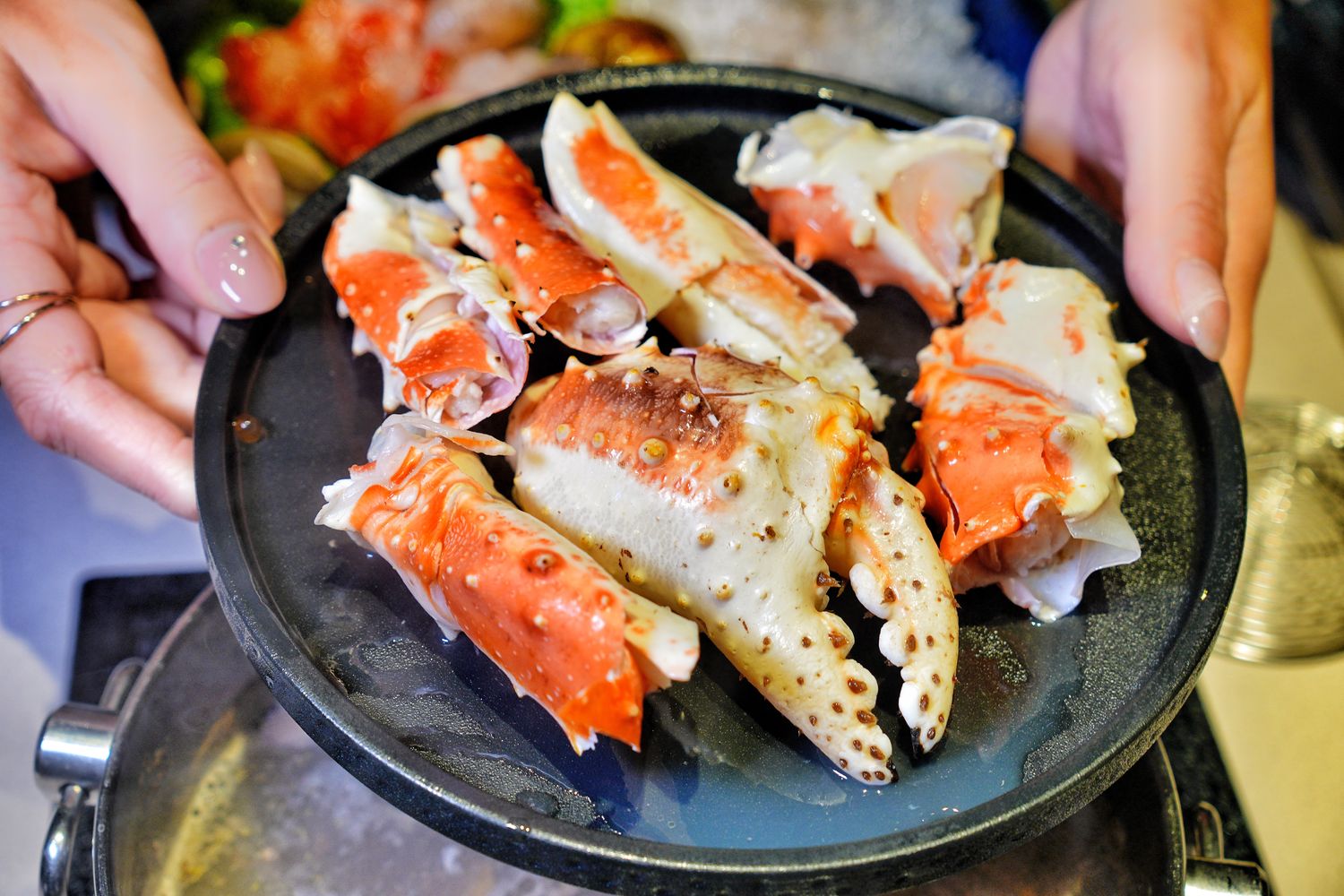 派大鮮精緻鍋物｜新潮火鍋海味現撈活龍蝦螃蟹，萌鍋小熊入浴秀! @混血珊莎的奇幻旅程