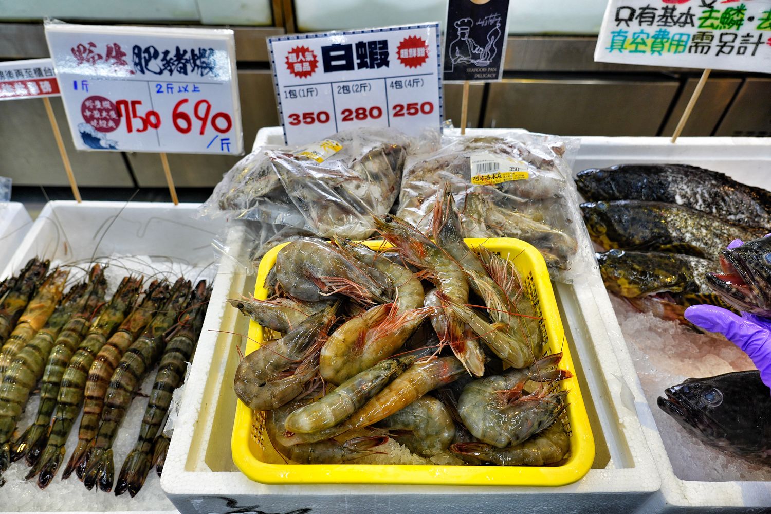 阿布潘水產｜台中百坪海鮮超市，中秋烤肉食材祭出超殺價格! @混血珊莎的奇幻旅程
