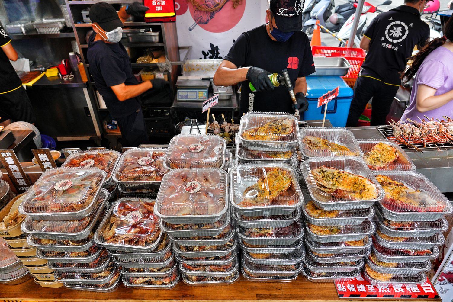 阿布潘水產｜台中百坪海鮮超市，中秋烤肉食材祭出超殺價格! @混血珊莎的奇幻旅程