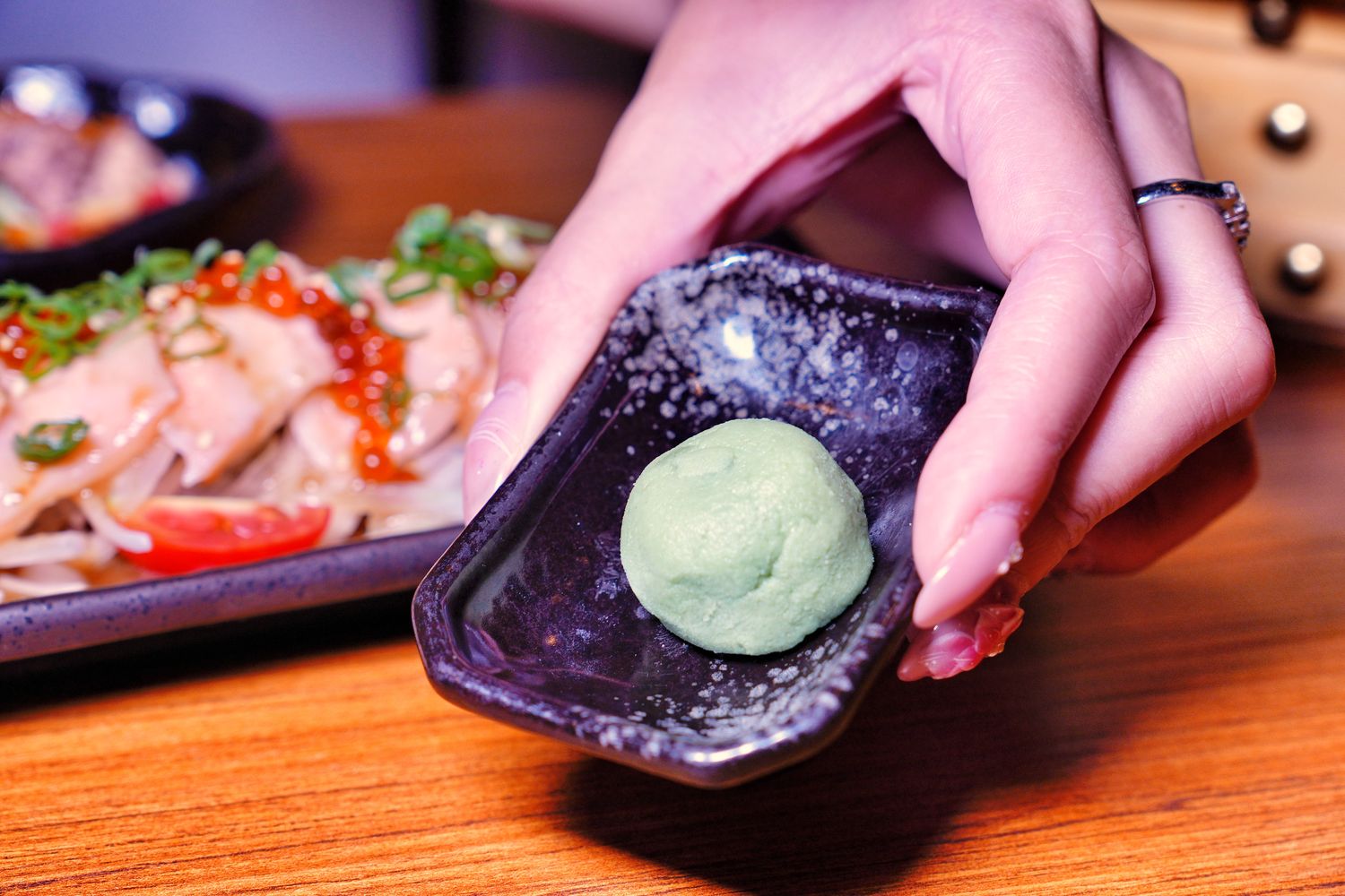 ABV日式居酒館｜林口長庚餐廳稻草燒生魚片船，帶你秒飛日本! @混血珊莎的奇幻旅程