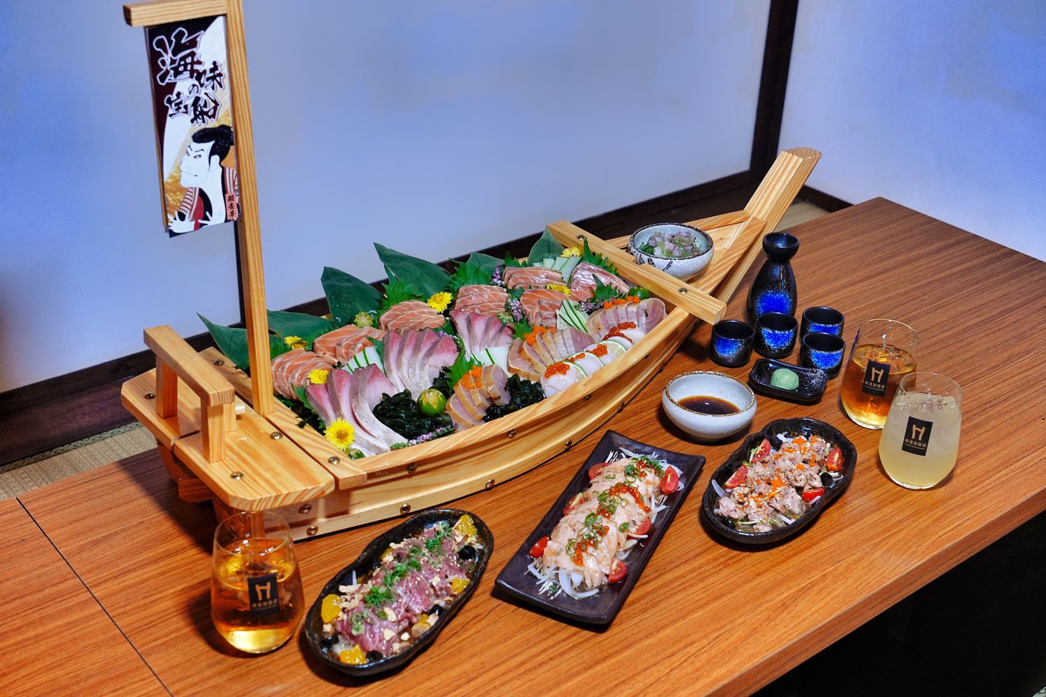 ABV日式居酒館｜林口長庚餐廳稻草燒生魚片船，帶你秒飛日本! @混血珊莎的奇幻旅程