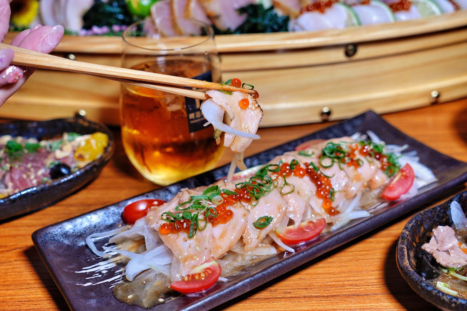 ABV日式居酒館｜林口長庚餐廳稻草燒生魚片船，帶你秒飛日本! @混血珊莎的奇幻旅程