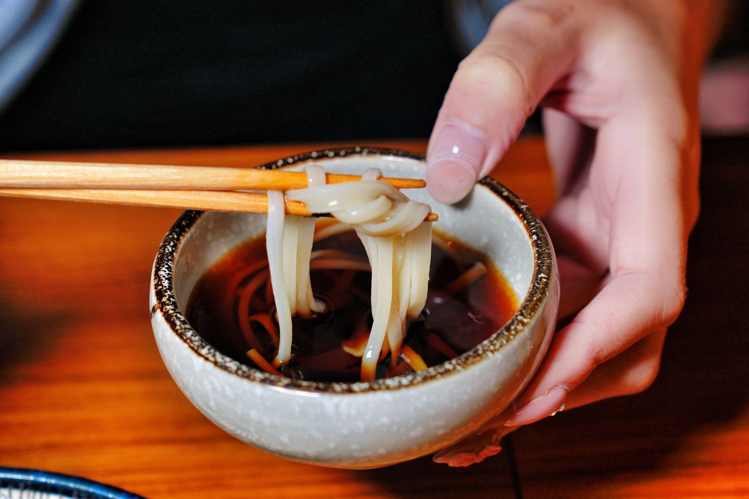 ABV日式居酒館｜林口長庚餐廳稻草燒生魚片船，帶你秒飛日本! @混血珊莎的奇幻旅程