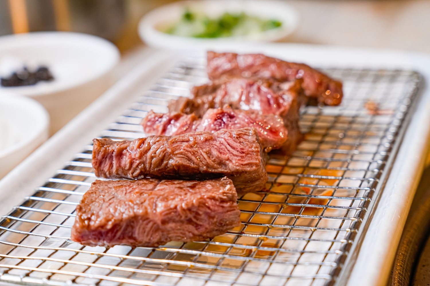 四時輕燒肉概念屋｜顛覆傳統全新燒肉概念，烤法兼具健康與美味，國外遊客指名必訪! @混血珊莎的奇幻旅程