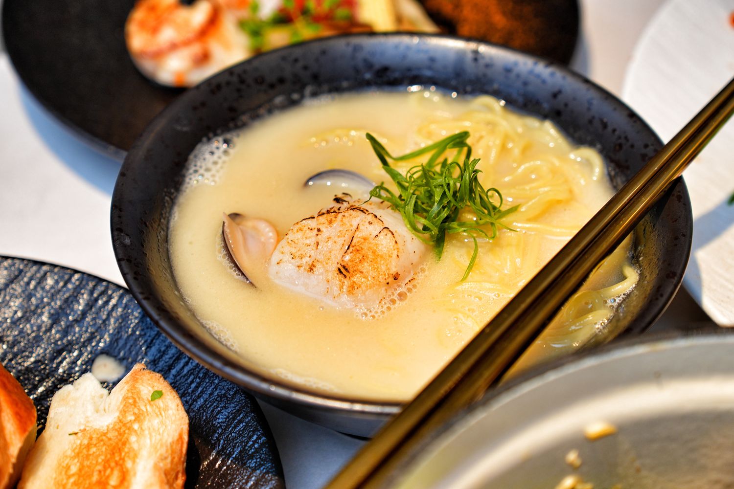 she&#8217;ll oyster bar 敘｜浮誇系台北生蠔塔， 1 顆只要 88 元起! @混血珊莎的奇幻旅程