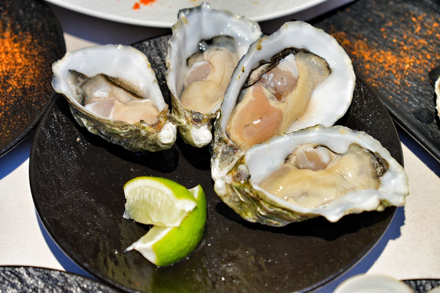 she&#8217;ll oyster bar 敘｜浮誇系台北生蠔塔， 1 顆只要 88 元起! @混血珊莎的奇幻旅程