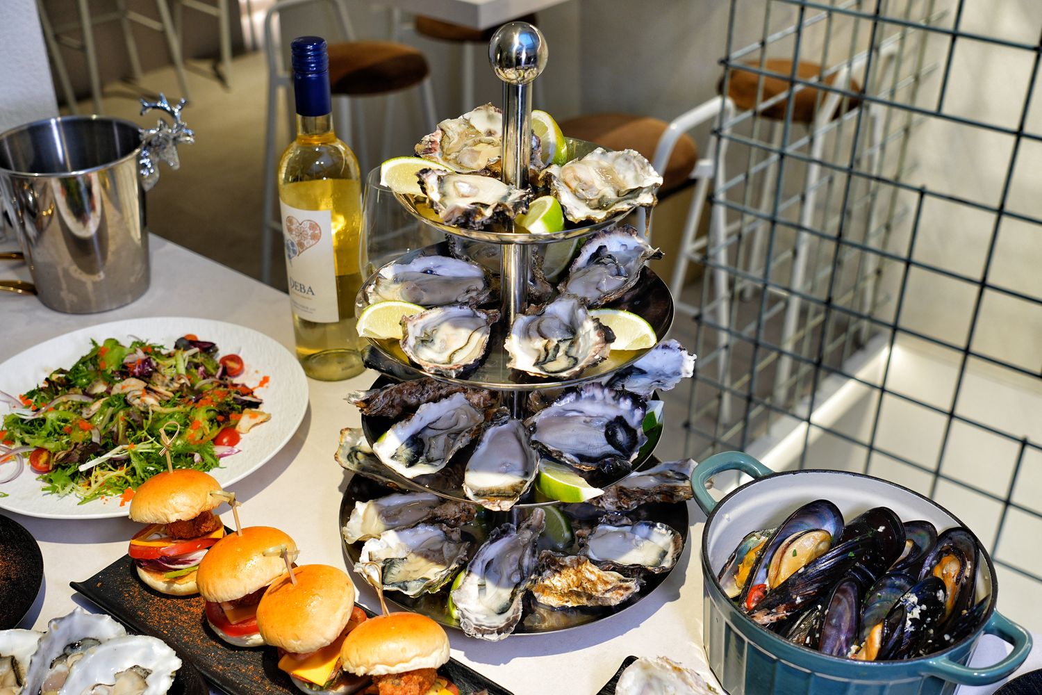 she&#8217;ll oyster bar 敘｜浮誇系台北生蠔塔， 1 顆只要 88 元起! @混血珊莎的奇幻旅程